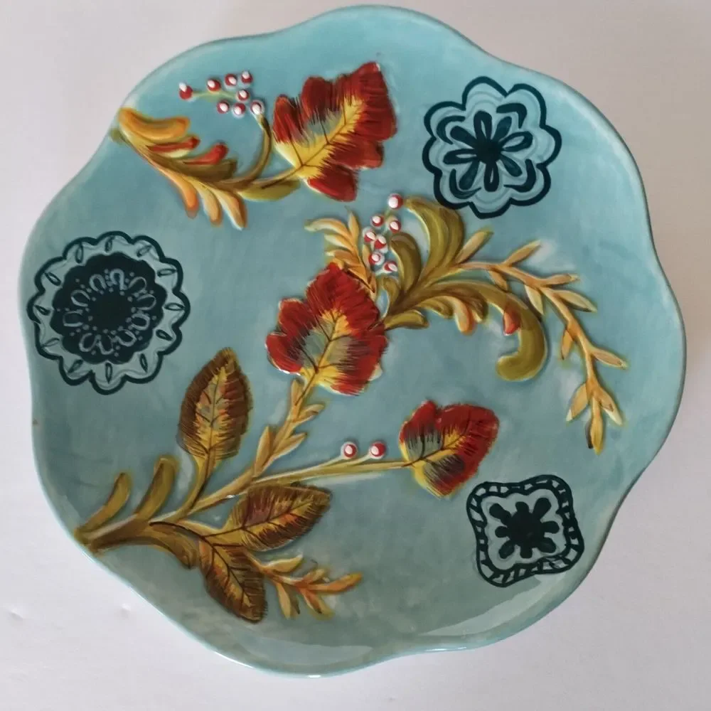 Set Of 4 Lunch Plates Fall Leaves Acorns Relieved Scalloped Floral 8.25 Inches‎